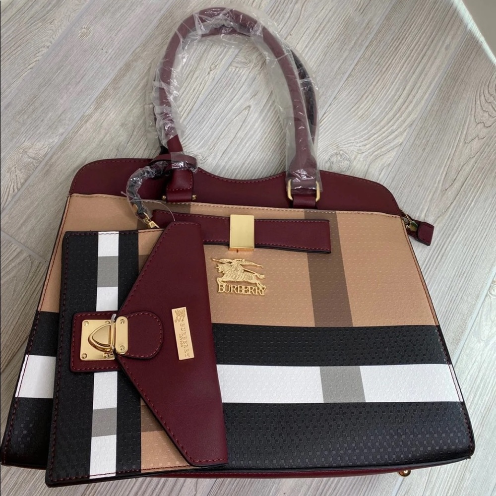 Burberry Leather Purse with matching Pochette lots of pockets stripes interior